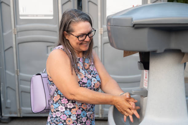 Best Porta potty delivery and setup  in Louise, TX